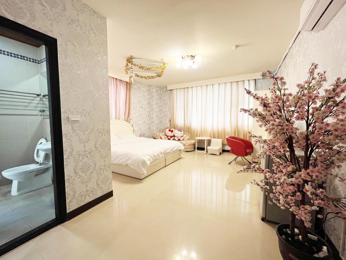 Sunny Castle Apartment Tainan Bagian luar foto