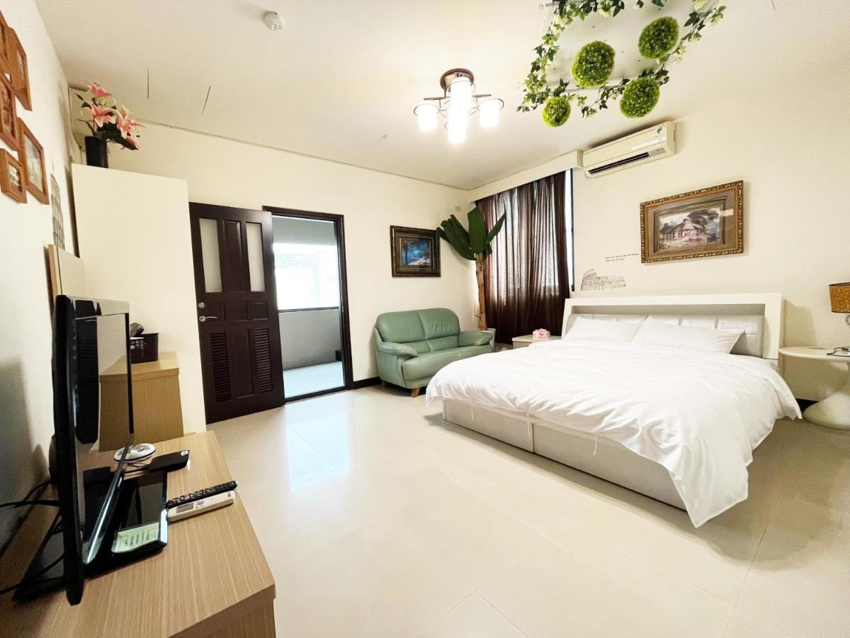 Sunny Castle Apartment Tainan Bagian luar foto